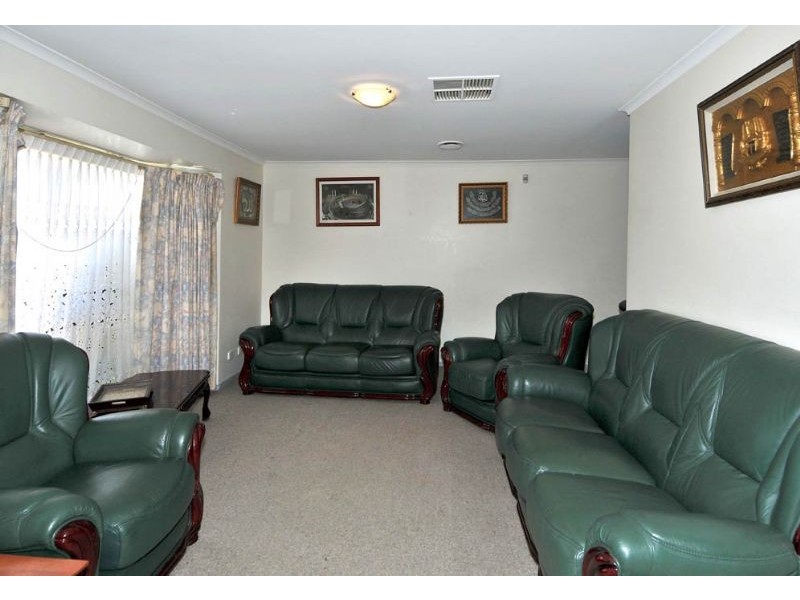 19 Woods Close, Meadow Heights VIC 3048