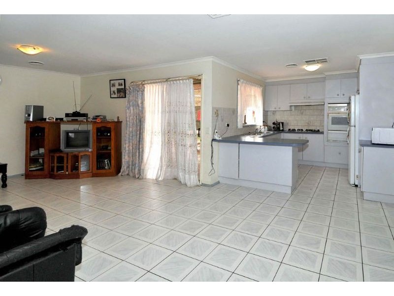 19 Woods Close, Meadow Heights VIC 3048
