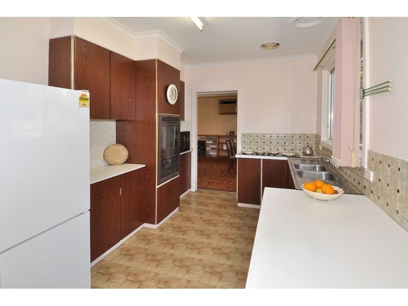 28 Centre Way, Glenroy VIC 3046