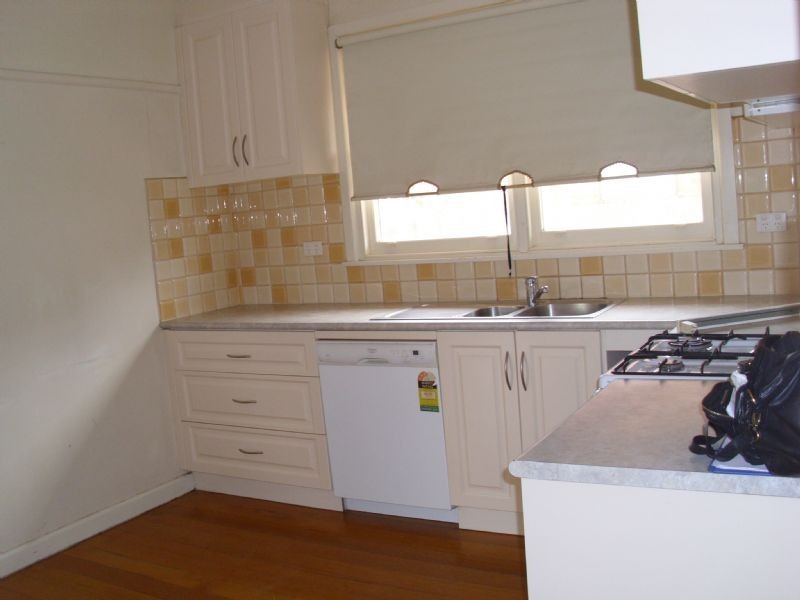 24 Kinnaird Street, Jacana VIC 3047