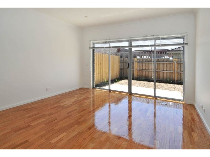 2 & 3/58 Snell Grove, Oak Park VIC 3046