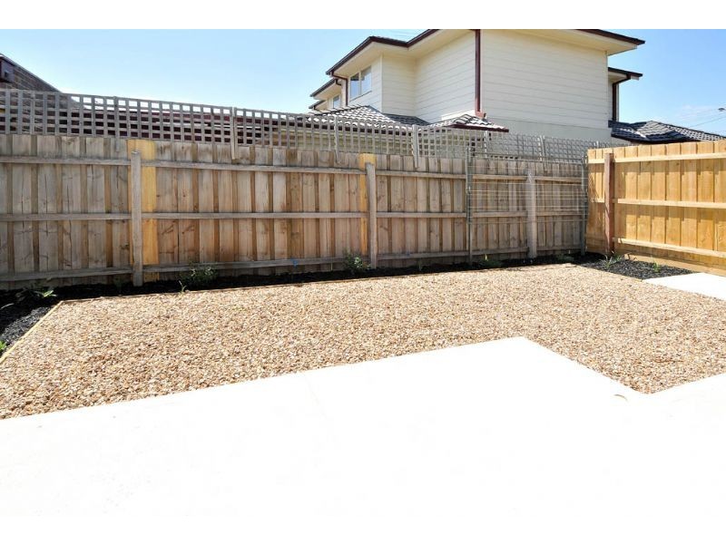 2 & 3/58 Snell Grove, Oak Park VIC 3046