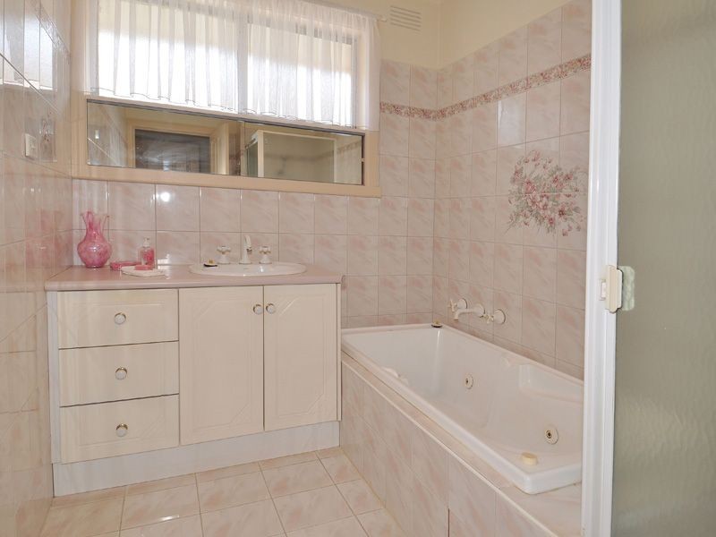 64 Paget Avenue, Glenroy VIC 3046