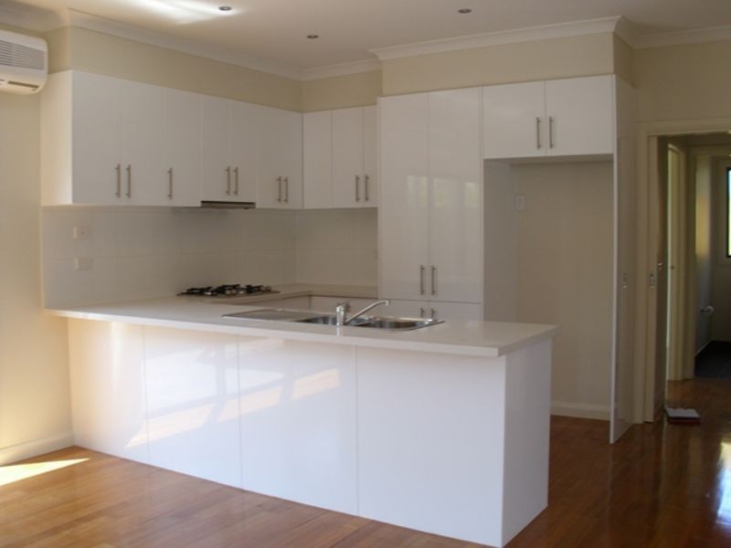 2/4 Howard Court, Glenroy VIC 3046