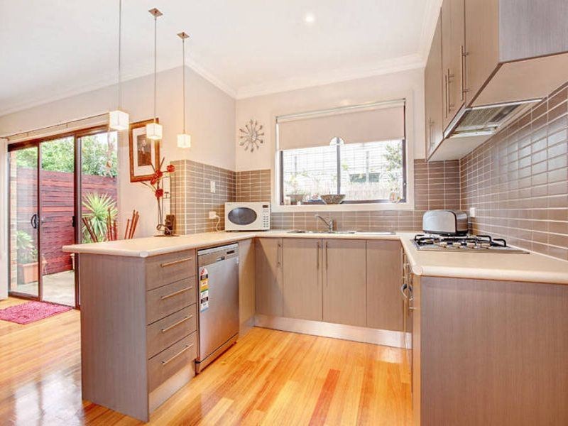 2/250 Hilton Street, Glenroy VIC 3046