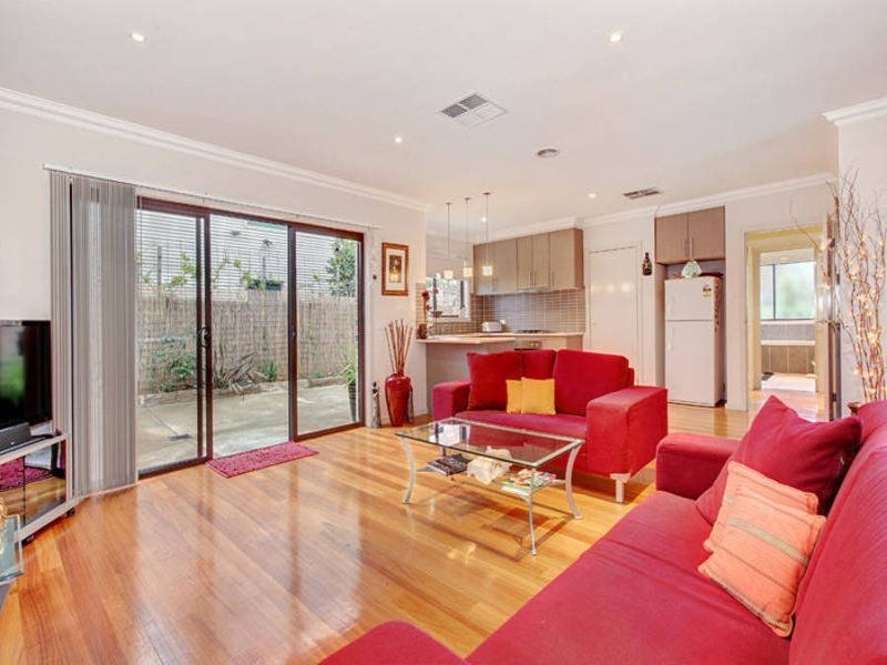 2/250 Hilton Street, Glenroy VIC 3046