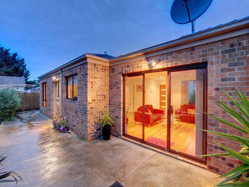 2/250 Hilton Street, Glenroy VIC 3046