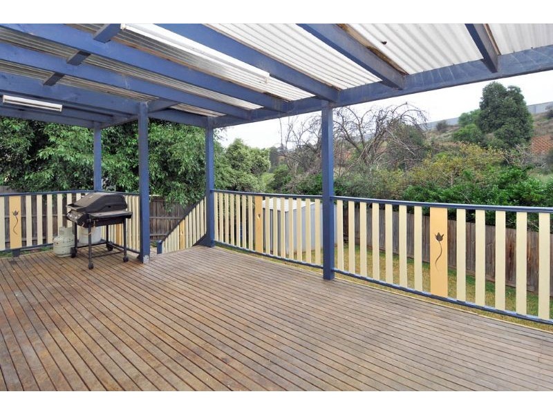 15 Avoca Crescent, Pascoe Vale VIC 3044