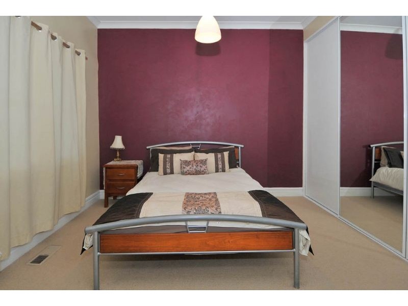 15 Avoca Crescent, Pascoe Vale VIC 3044