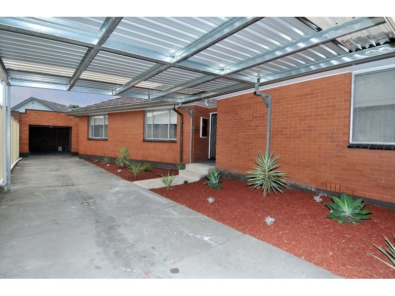 24 Logan Street, Glenroy VIC 3046