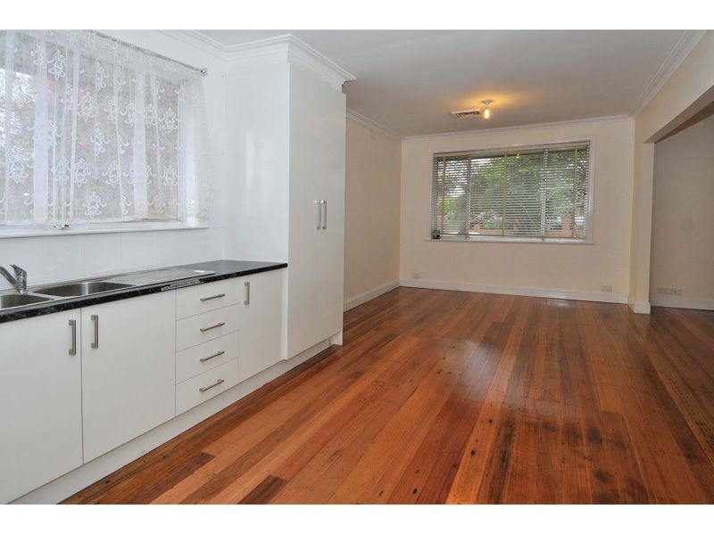 24 Logan Street, Glenroy VIC 3046
