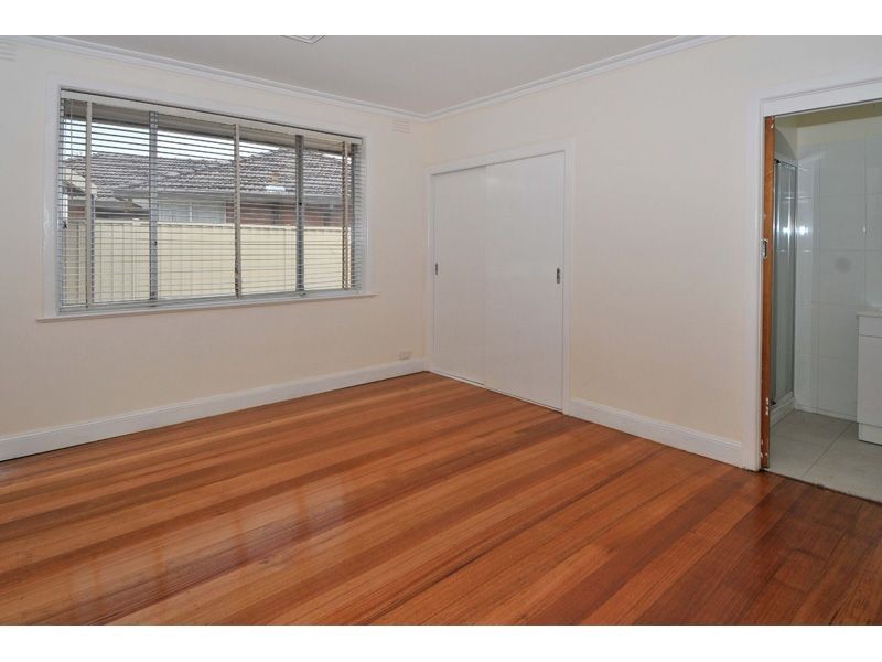 24 Logan Street, Glenroy VIC 3046