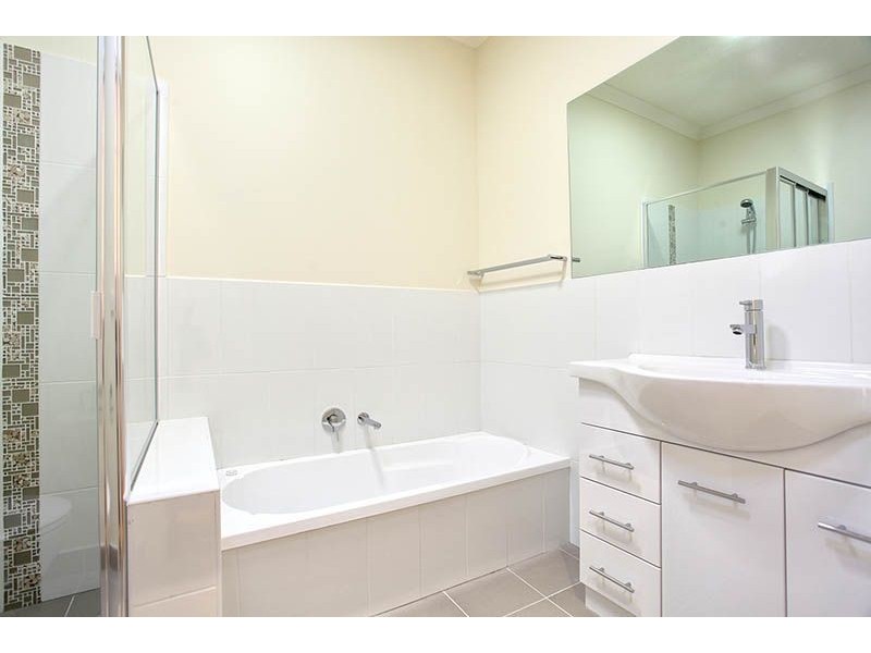 4/42 Gladstone Parade, Glenroy VIC 3046