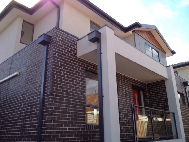 2/7 Winifred Street, Oak Park VIC 3046