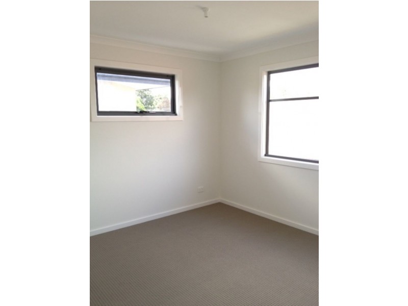 2/7 Winifred Street, Oak Park VIC 3046