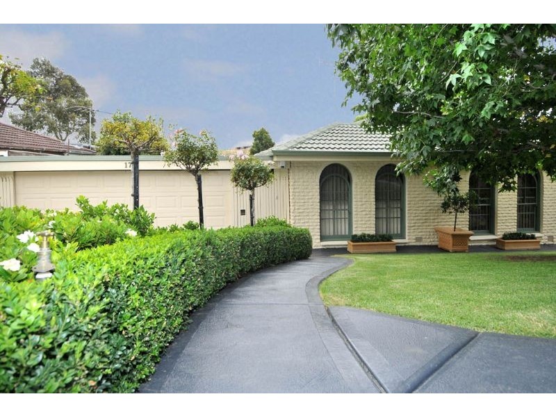 17 Centre Way, Glenroy VIC 3046