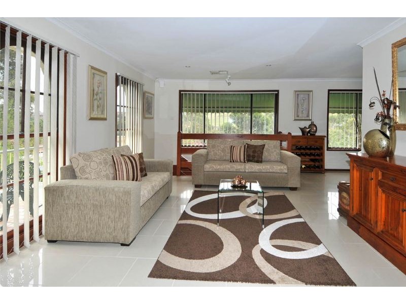 17 Centre Way, Glenroy VIC 3046