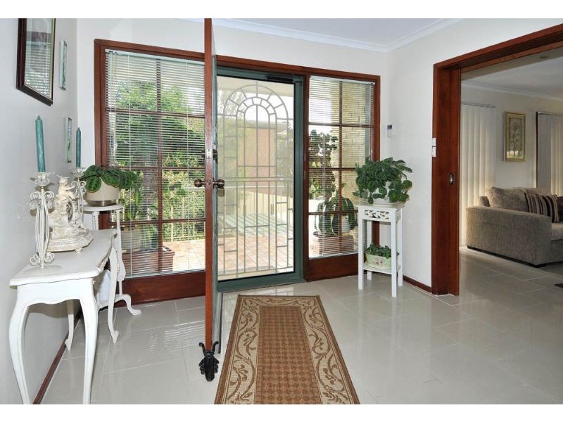 17 Centre Way, Glenroy VIC 3046
