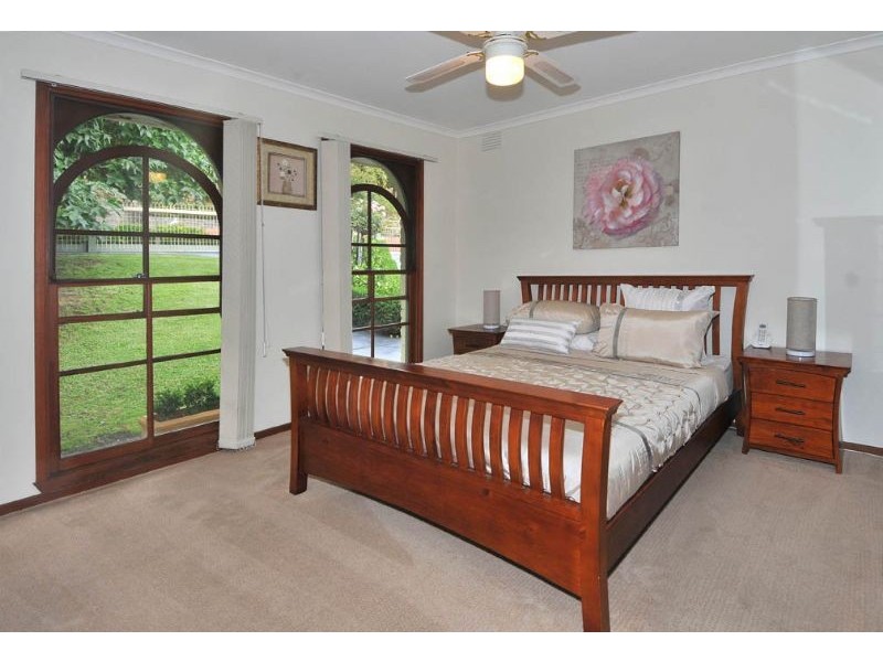 17 Centre Way, Glenroy VIC 3046