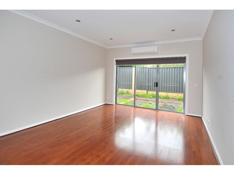 3/11 Sadie Street, Glenroy VIC 3046