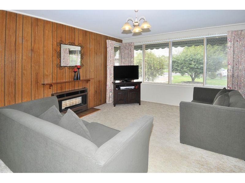 6 Melton Court, Dallas VIC 3047