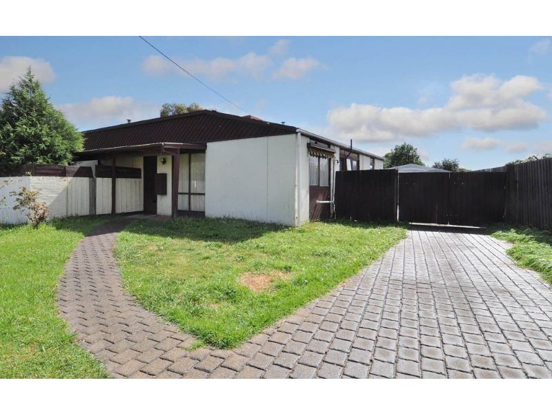 8 Ceres Court, Meadow Heights VIC 3048