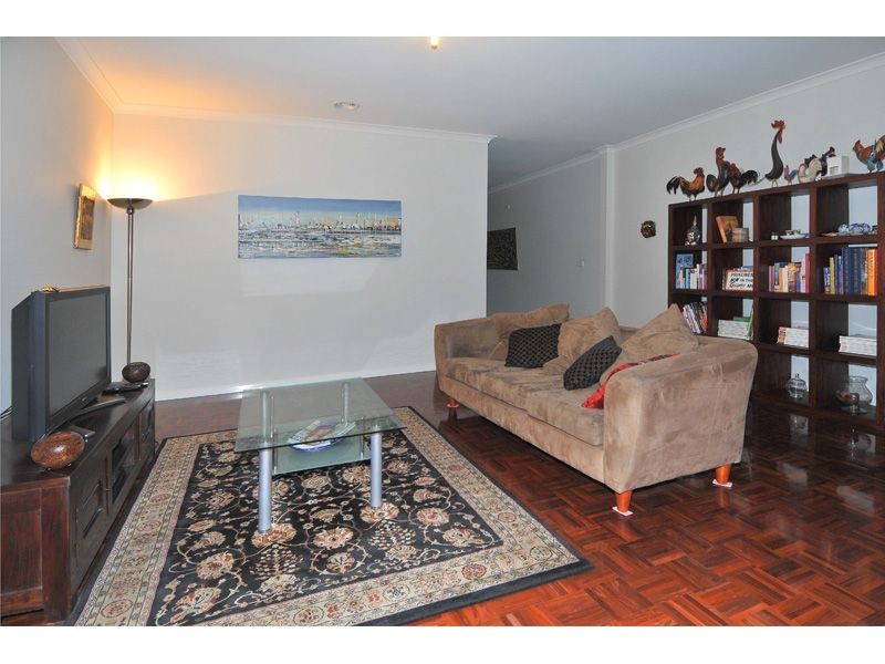 3/2 Sylvester Street, Oak Park VIC 3046
