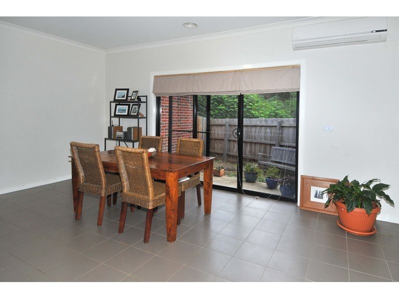 3/2 Sylvester Street, Oak Park VIC 3046