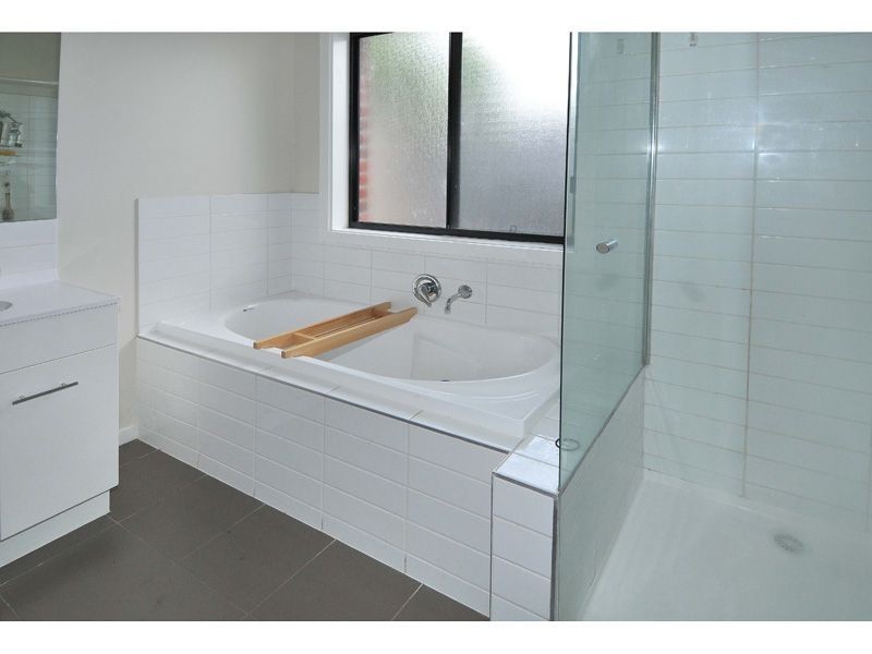 3/2 Sylvester Street, Oak Park VIC 3046