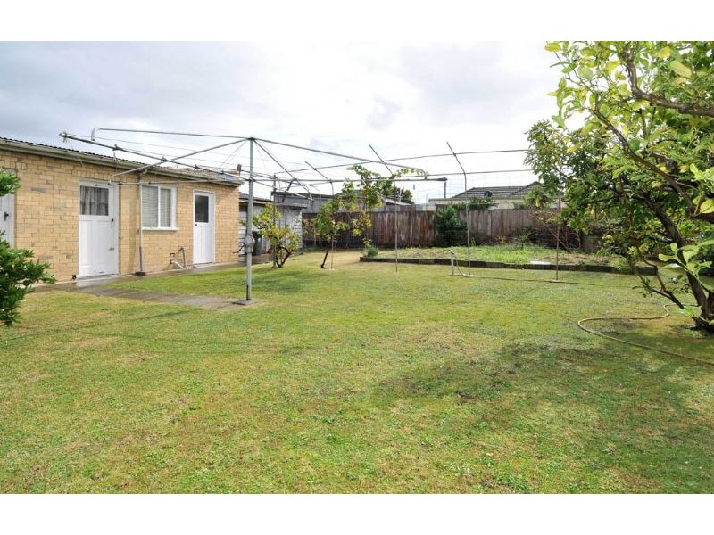 18 Lovely Street, Fawkner VIC 3060
