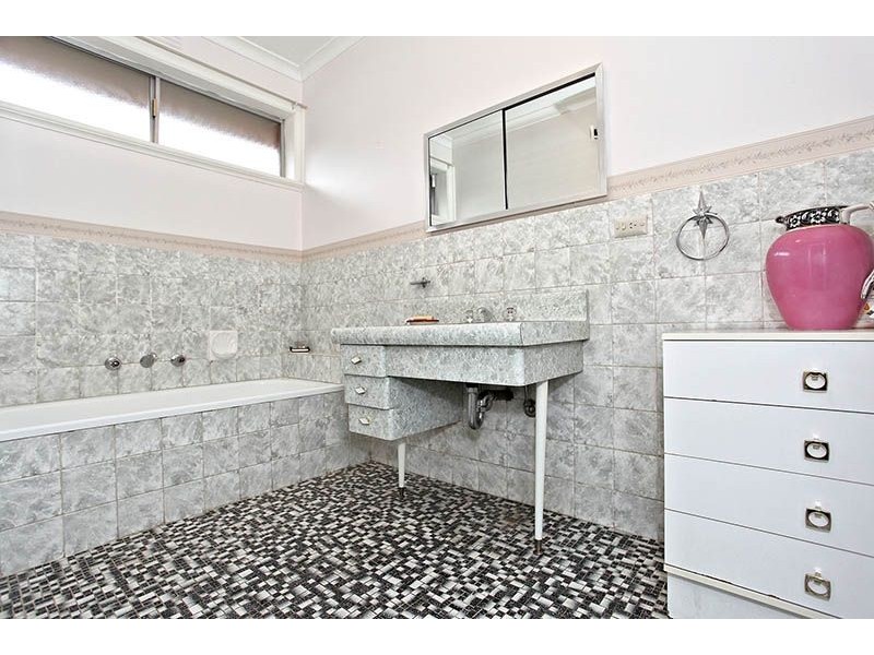 6 Victoria Street, Oak Park VIC 3046