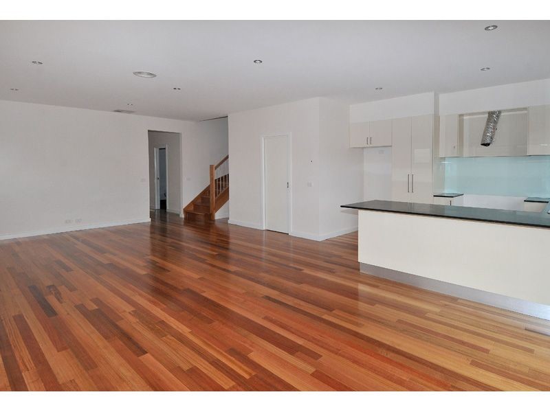 2/5 Kennedy Street, Glenroy VIC 3046