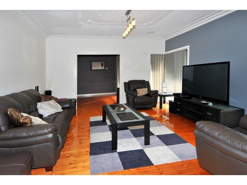 25 Rhodes Parade, Pascoe Vale VIC 3044