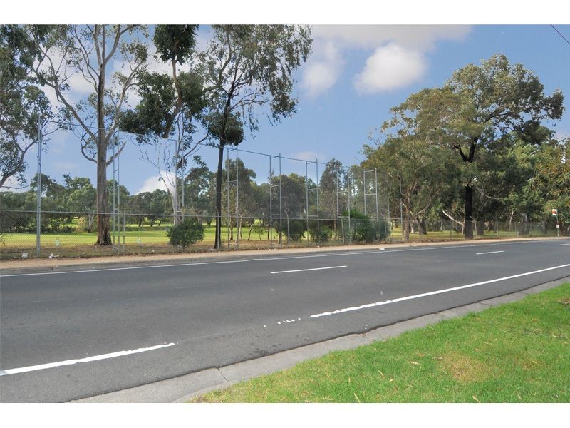 25 Rhodes Parade, Pascoe Vale VIC 3044