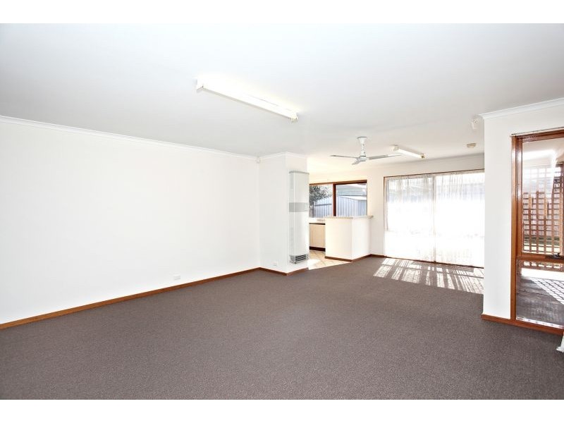 4 Camms Way, Meadow Heights VIC 3048