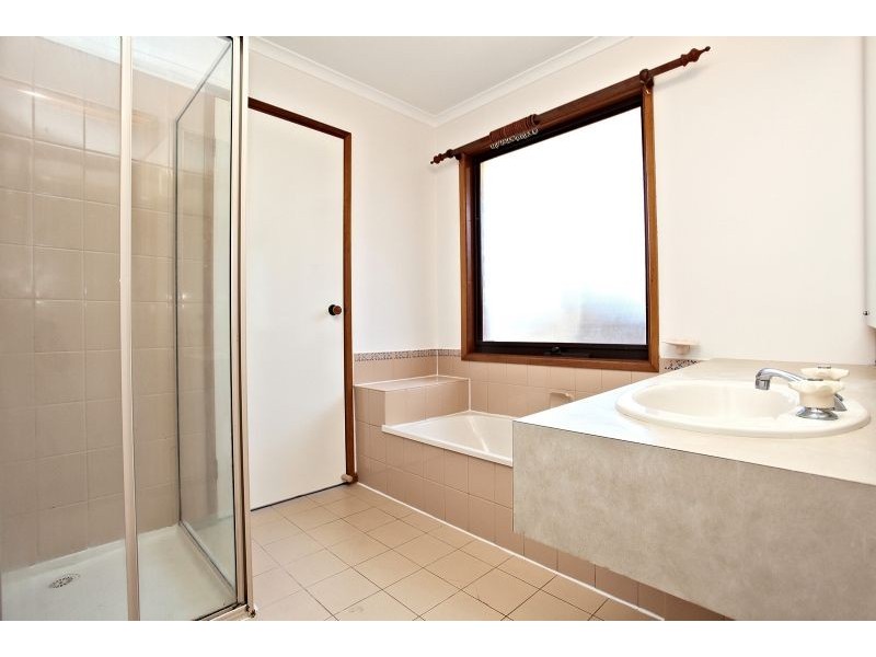 4 Camms Way, Meadow Heights VIC 3048