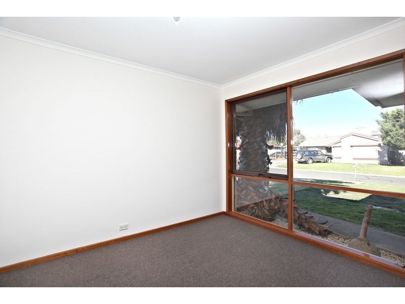 4 Camms Way, Meadow Heights VIC 3048