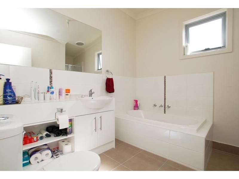 2/48 William Street, Glenroy VIC 3046