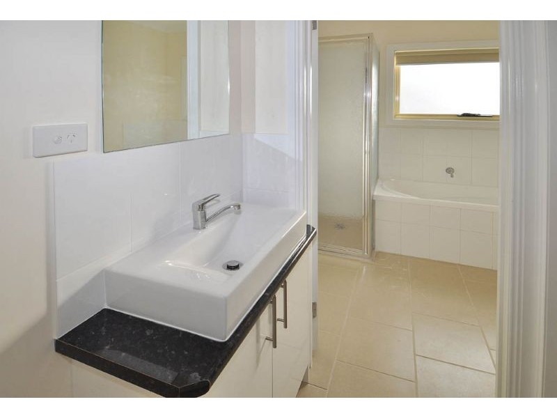 2/88 Widford Street, Glenroy VIC 3046