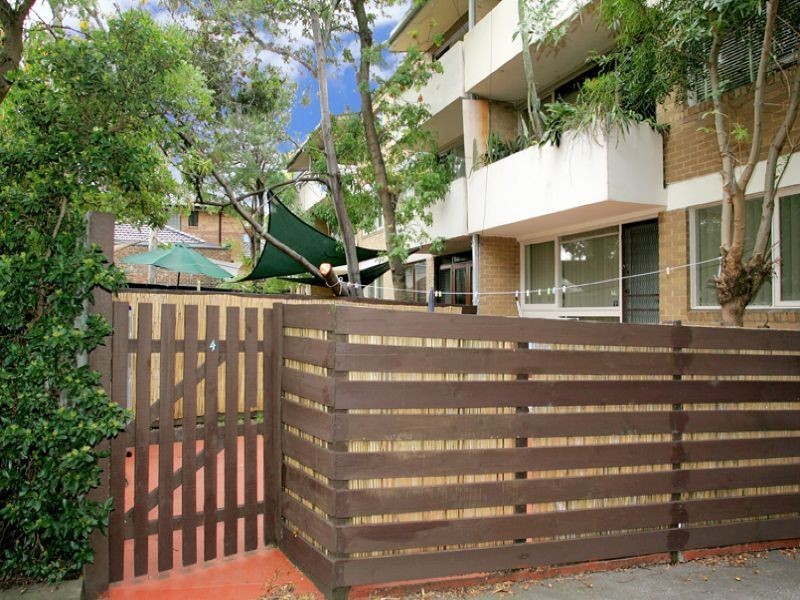 2/11 Currajong Street, Glenroy VIC 3046
