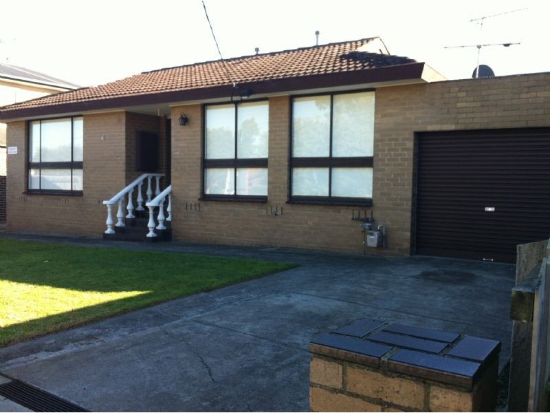 1/2 Barwon Street, Glenroy VIC 3046