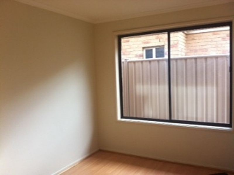 11 Northleigh Avenue, Craigieburn VIC 3064