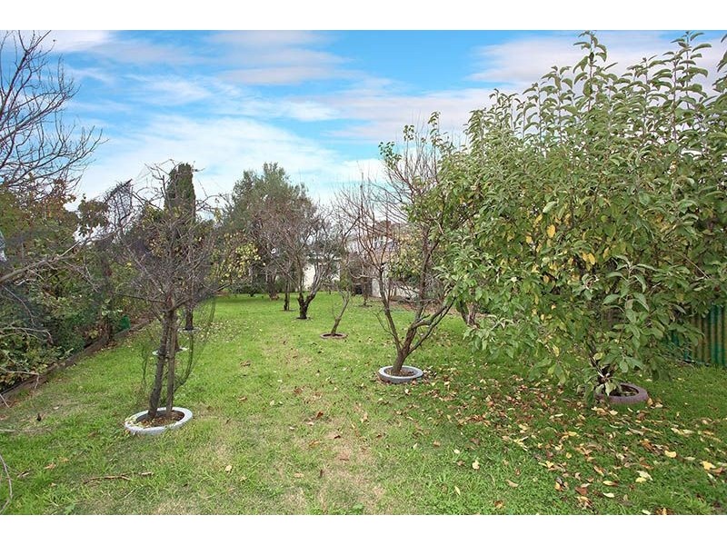 4 Devon Road, Pascoe Vale VIC 3044