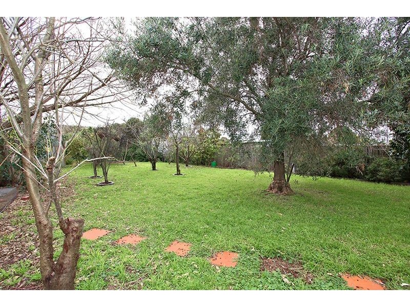 4 Devon Road, Pascoe Vale VIC 3044