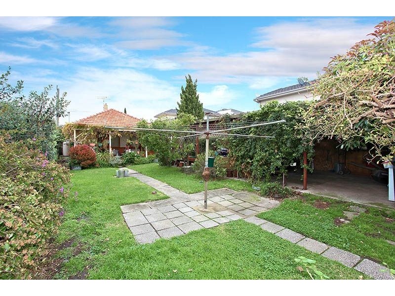 4 Devon Road, Pascoe Vale VIC 3044