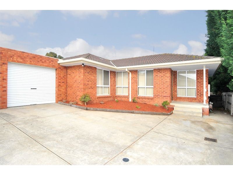 2/6 Care Close, Meadow Heights VIC 3048