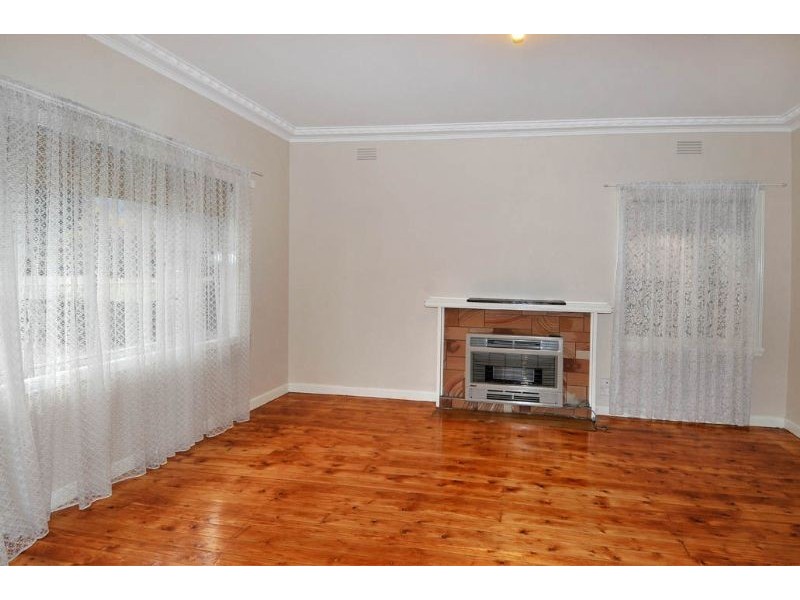 10 Lawrence Street, Hadfield VIC 3046