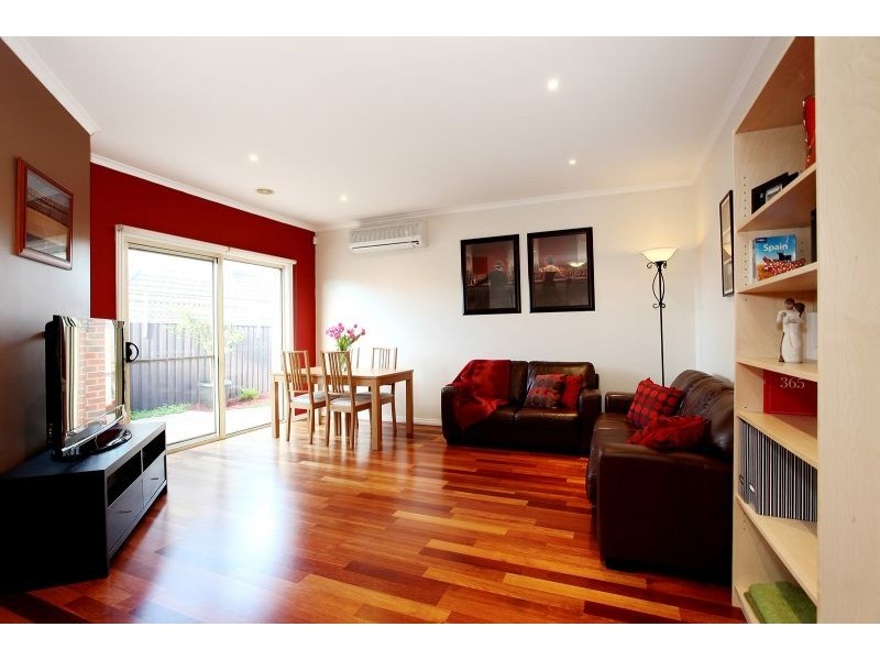 2/46 Gladstone Parade, Glenroy VIC 3046