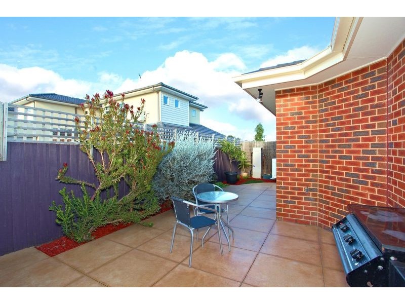 2/46 Gladstone Parade, Glenroy VIC 3046