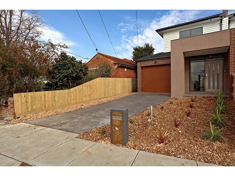 7a Ridge Road, Oak Park VIC 3046